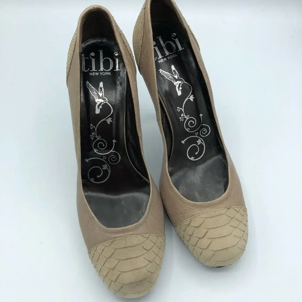 Tibi Tan Suede Pumps Wood Heels Womens 8 Cap Toe Snake Embossed Preppy Pumps